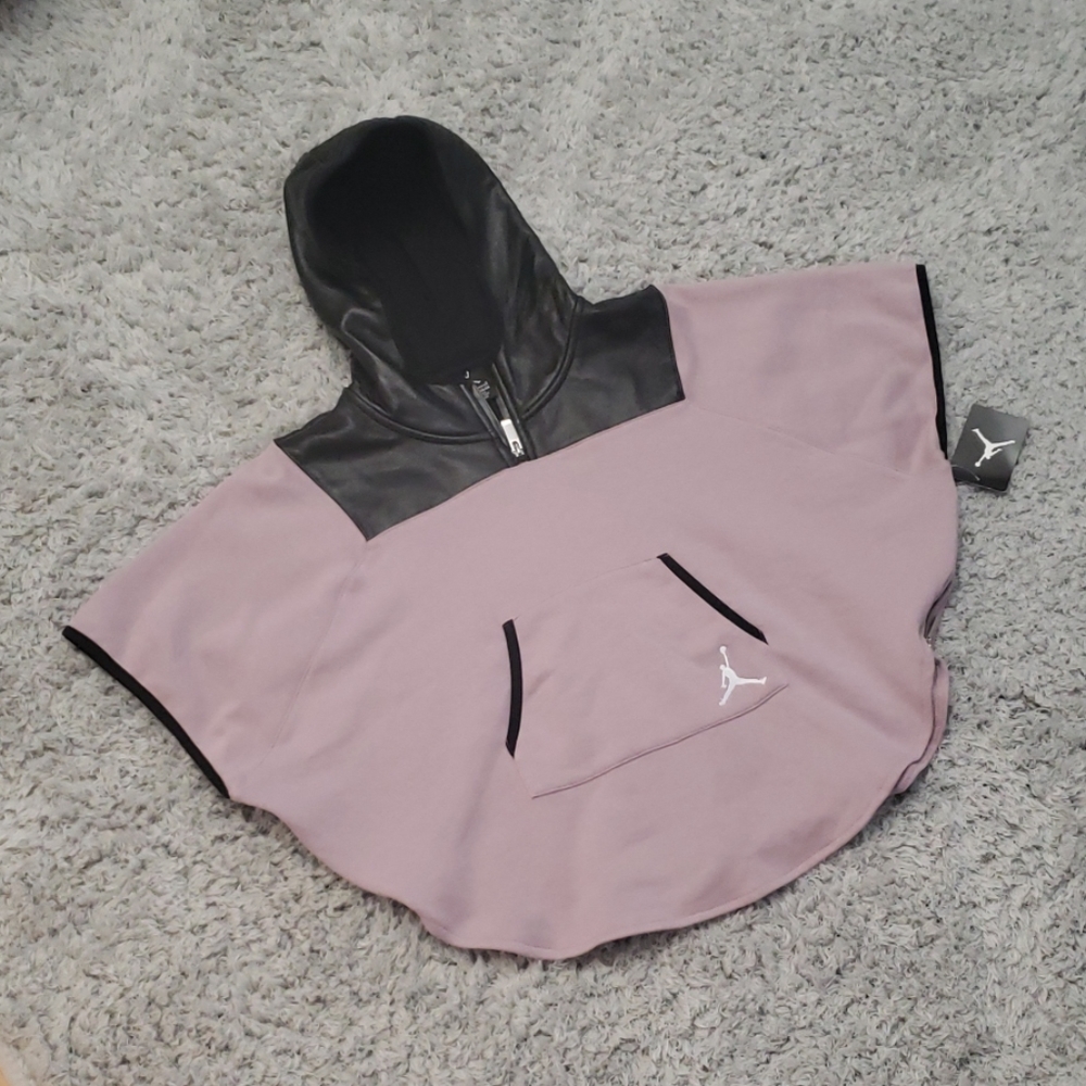 Air Jordan poncho NWT